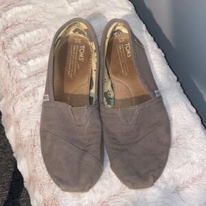 TOMS Women's Canvas Loafers